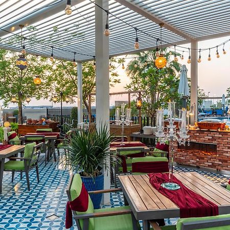 Radisson Dubai Damac Hills Hotell Eksteriør bilde