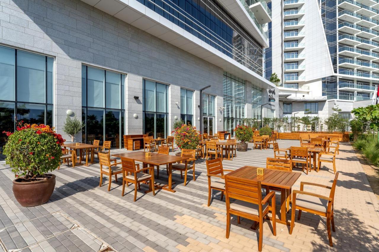 Radisson Dubai Damac Hills Hotell Eksteriør bilde