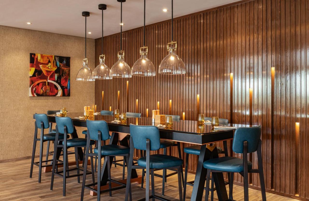 Radisson Dubai Damac Hills Hotell Eksteriør bilde