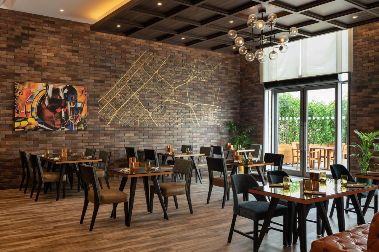 Radisson Dubai Damac Hills Hotell Eksteriør bilde