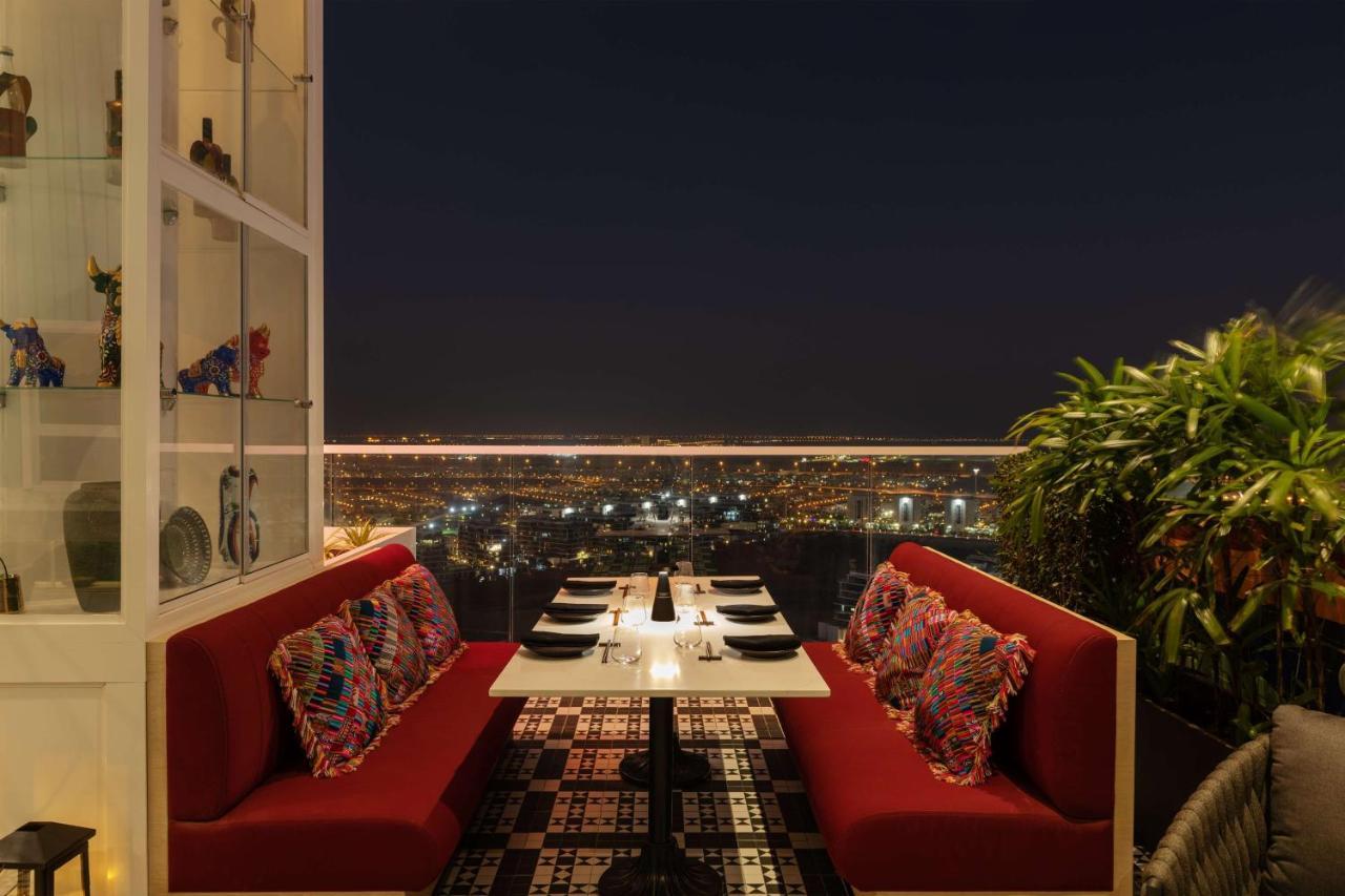 Radisson Dubai Damac Hills Hotell Eksteriør bilde