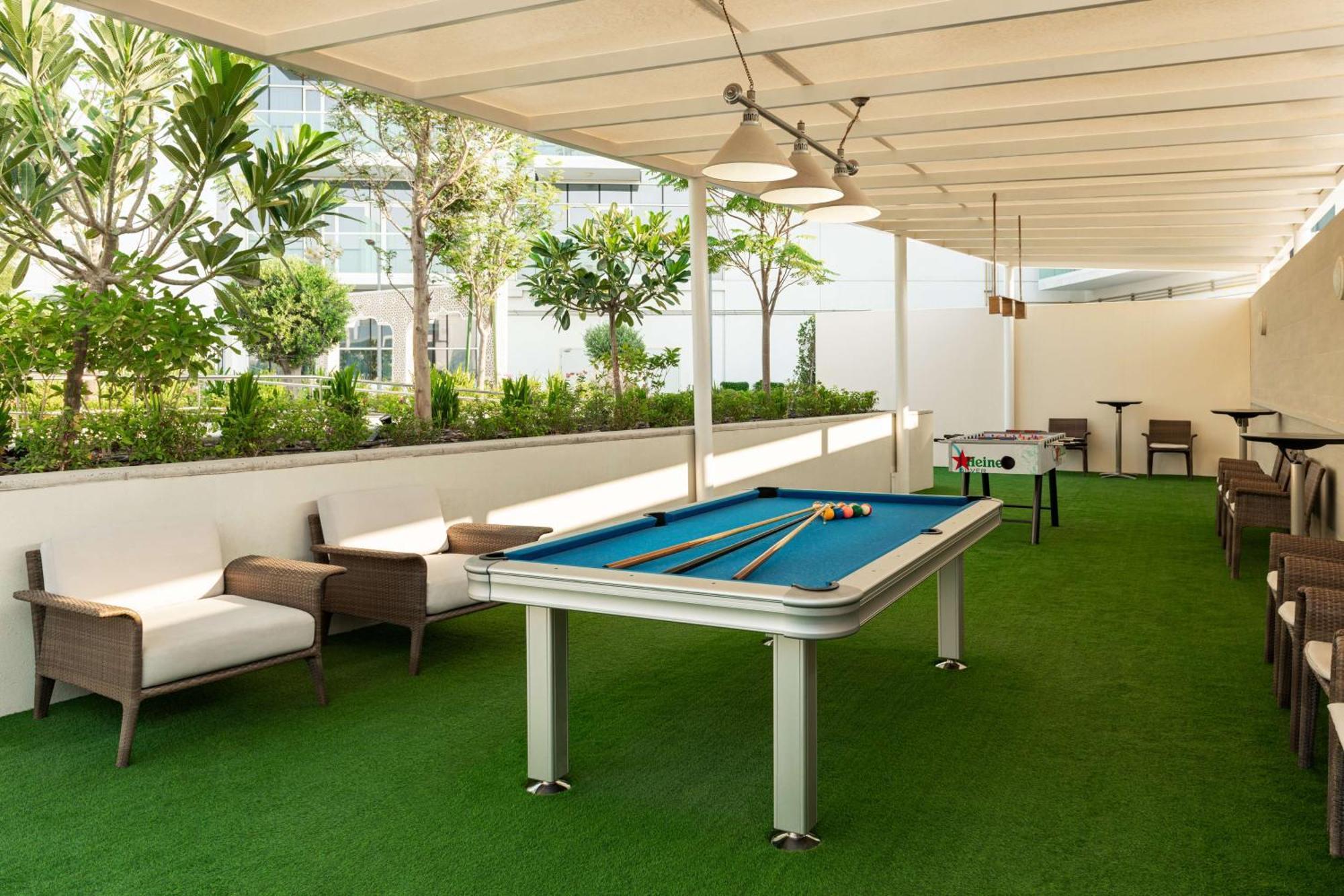 Radisson Dubai Damac Hills Hotell Eksteriør bilde