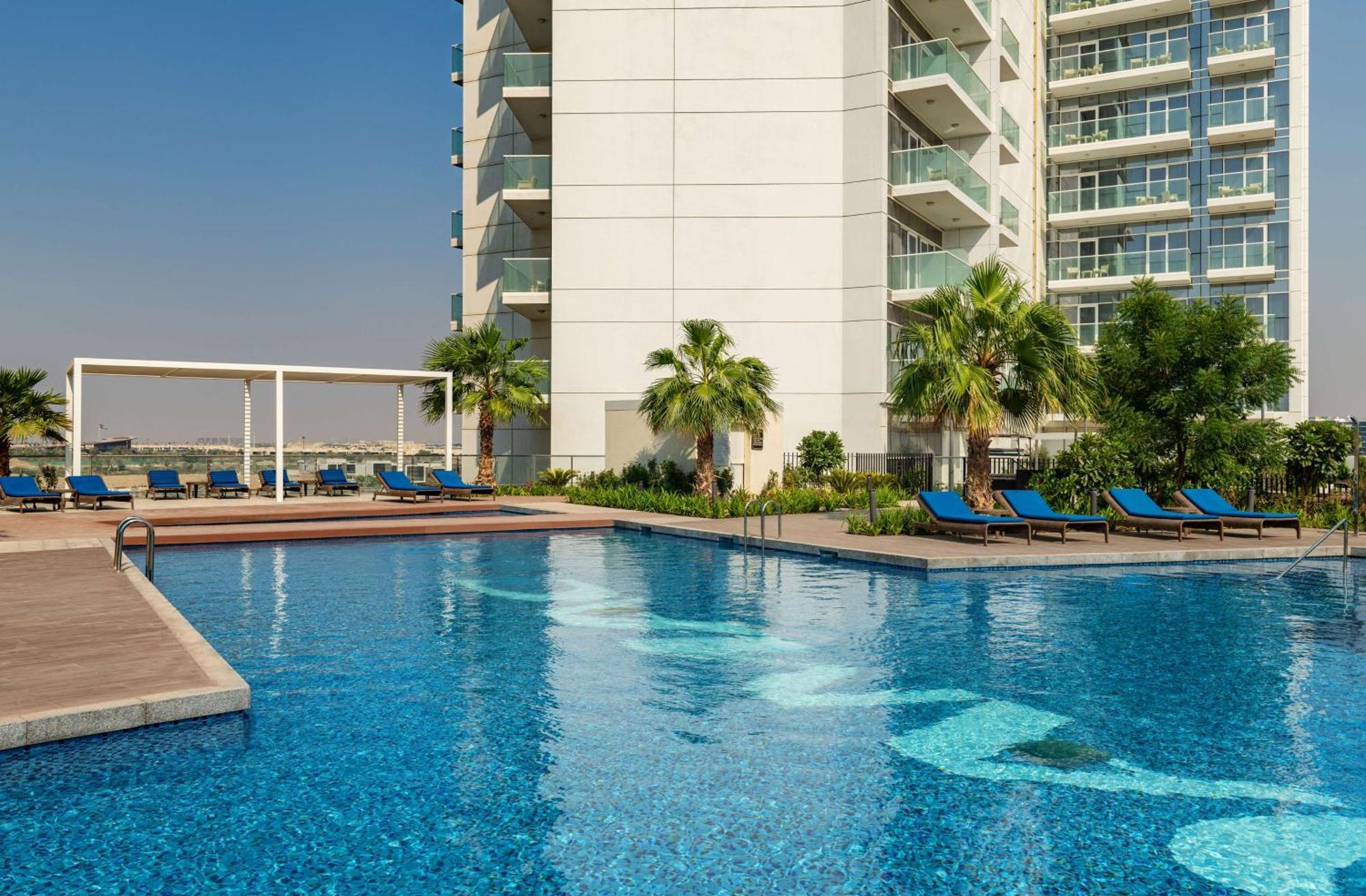 Radisson Dubai Damac Hills Hotell Eksteriør bilde