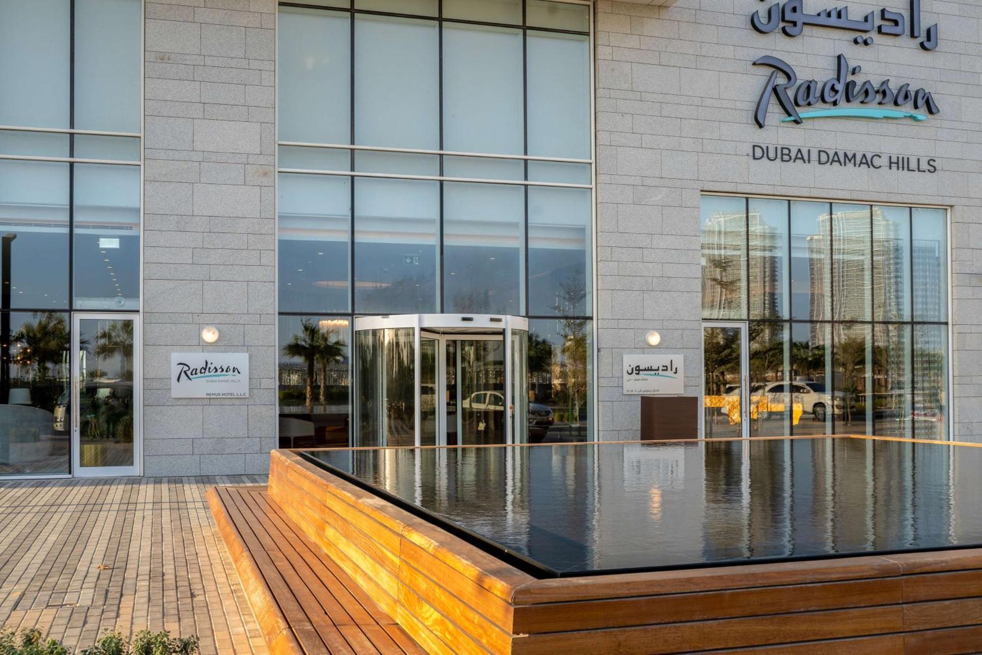 Radisson Dubai Damac Hills Hotell Eksteriør bilde