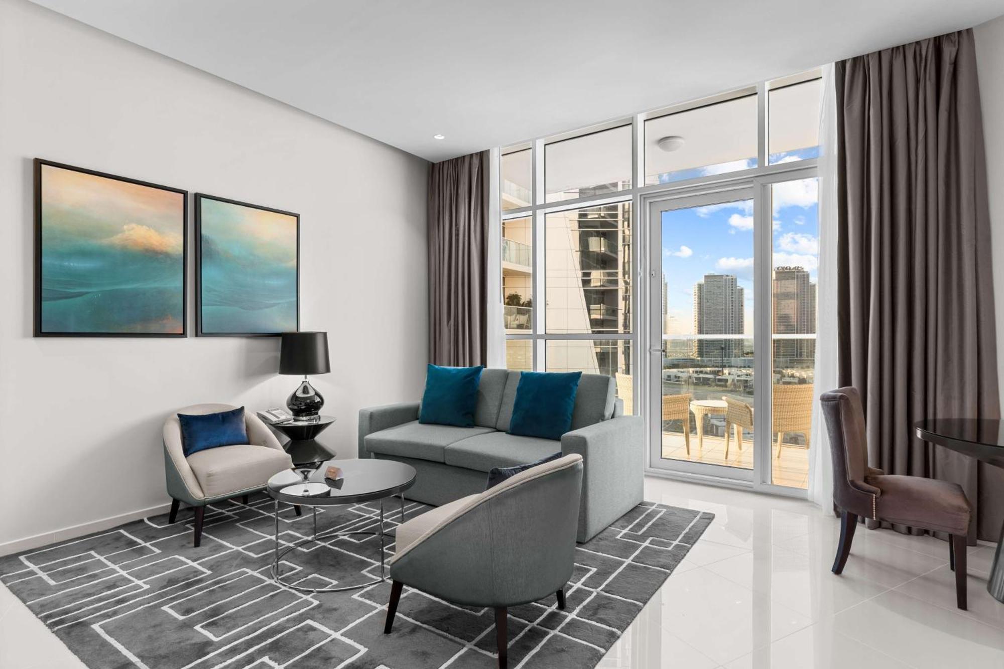Radisson Dubai Damac Hills Hotell Eksteriør bilde