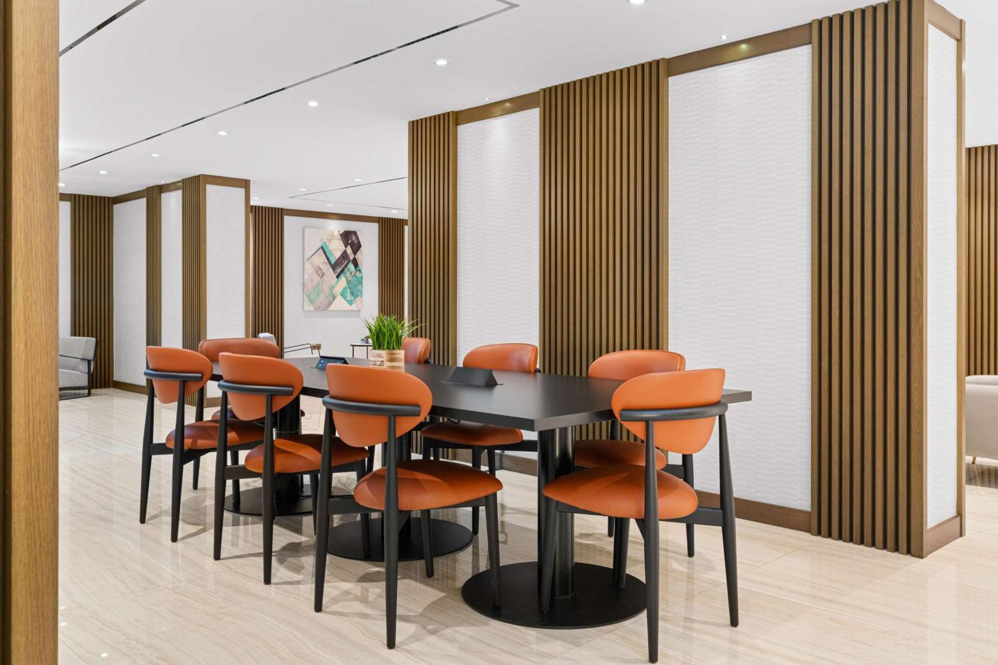 Radisson Dubai Damac Hills Hotell Eksteriør bilde