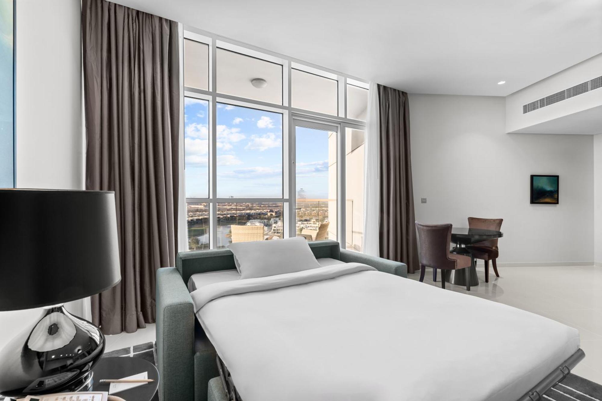 Radisson Dubai Damac Hills Hotell Eksteriør bilde