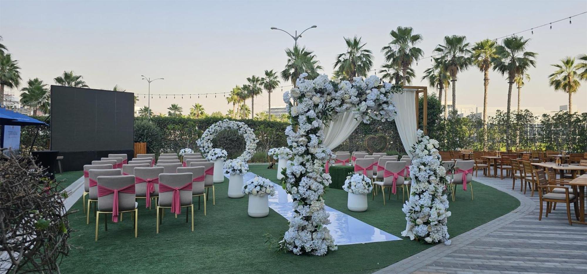 Radisson Dubai Damac Hills Hotell Eksteriør bilde